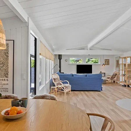 Stunning In Vaeggerlose With Wifi Сasa de vacaciones Bøtø By