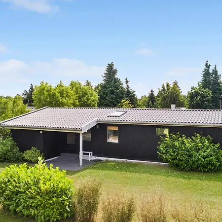 Prázdninový dům Stunning In Vaeggerlose With Wifi Bøtø By