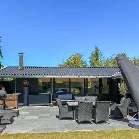 Stunning In Vaeggerlose With Wifi Bøtø By