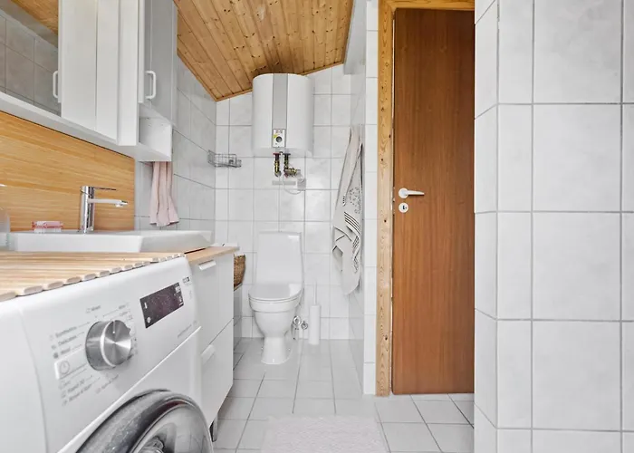 Stunning In Vaeggerlose With Wifi Bøtø By