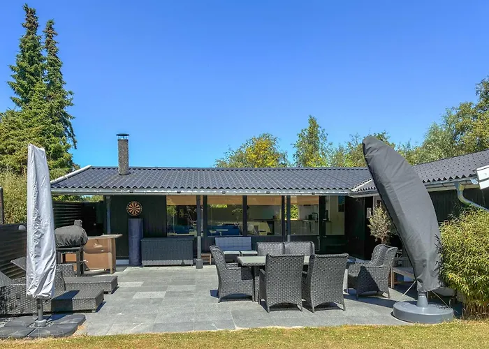 Stunning In Vaeggerlose With Wifi Bøtø By